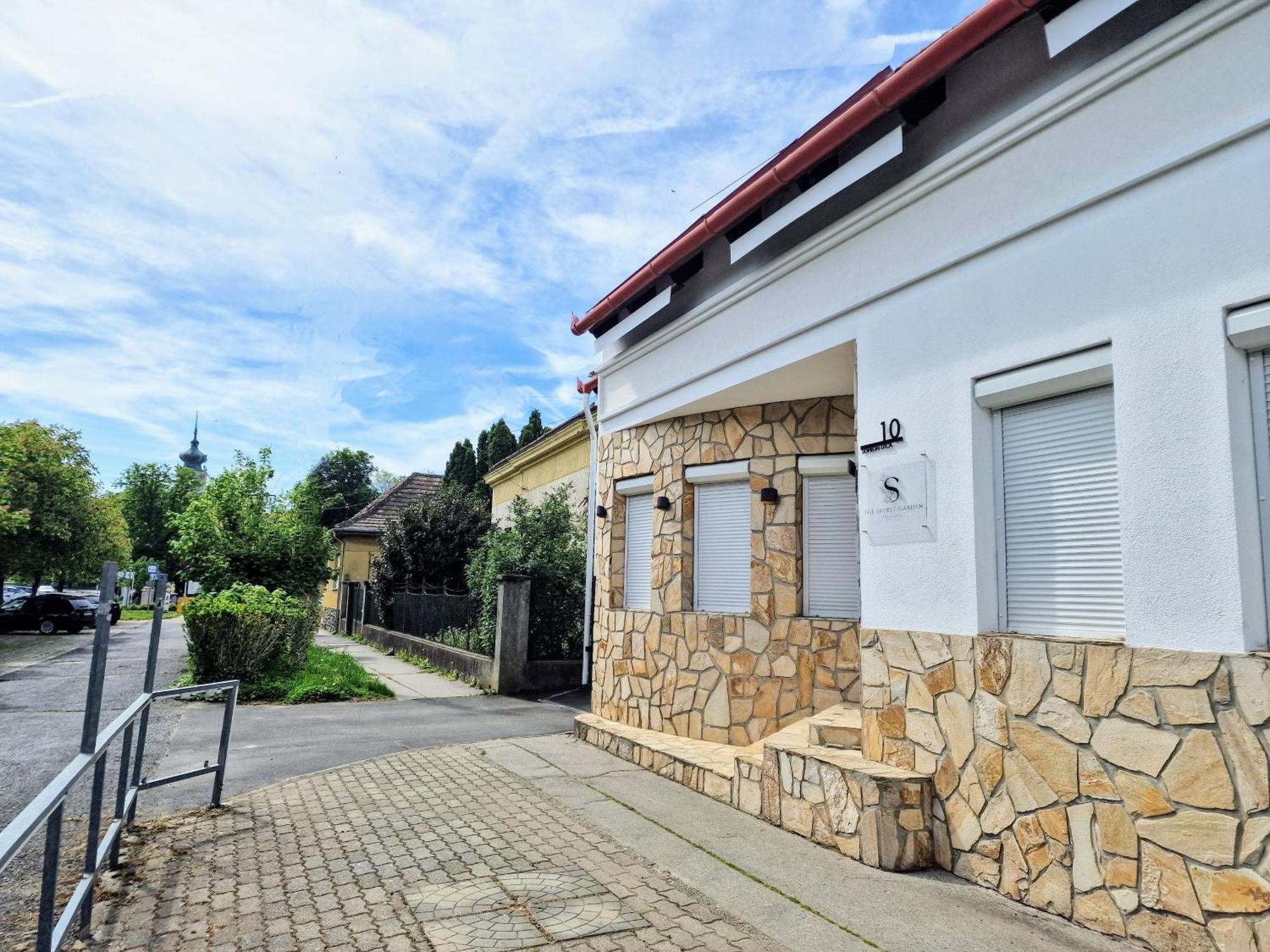Bed and breakfast The Secret Garden - Keszthely Extérieur photo